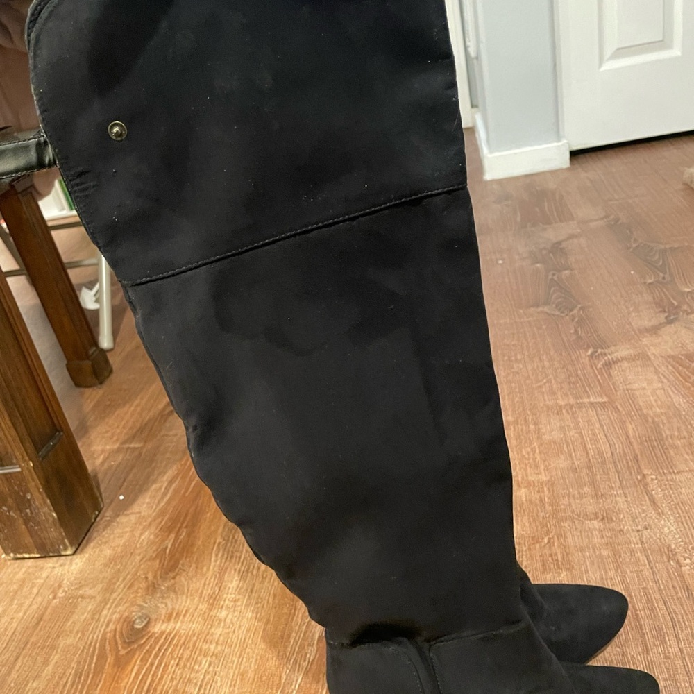 Chic Black Over-the-Knee Boots